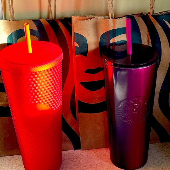 Matte red studded Starbucks tumbler - Picture 2 of 2
